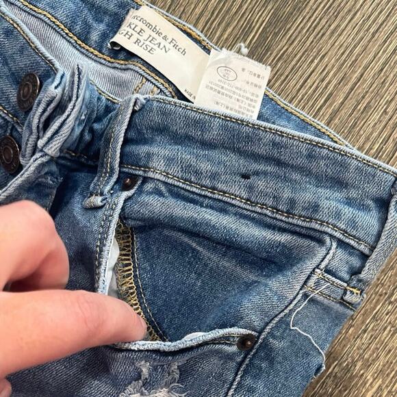 Abercrombie & Fitch Ankle Jeans High Rise Distressed Button Fly Blue Size 28/6 - Picture 3 of 11